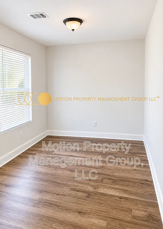 Studio, 1.0 bath, 455 sqft, $700 — Photo 3