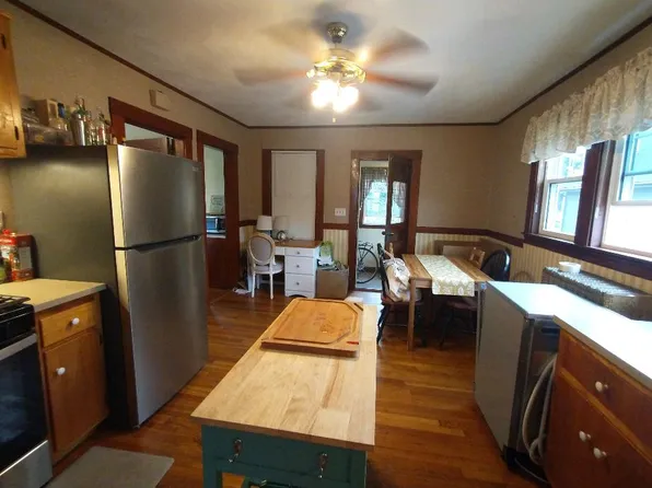 35 Faxon St Floor 2, Newton, MA 02458