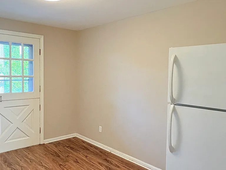 621 Cabell Dr — Photo 4