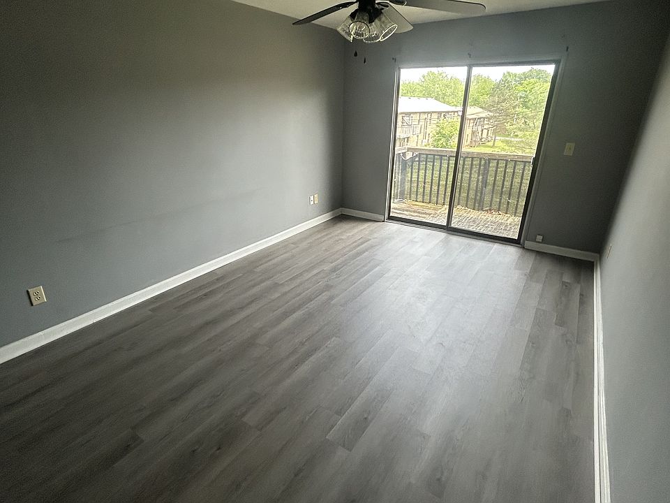 1st image of 712 E Lincoln Trail Blvd