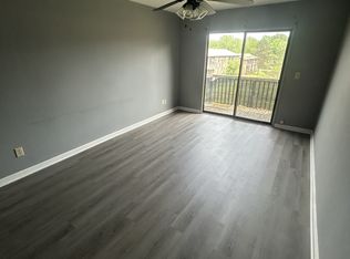 712 E Lincoln Trail Blvd, Radcliff, KY 40160