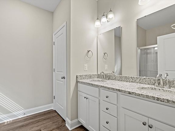 4th image of 1466 Summergate Dr