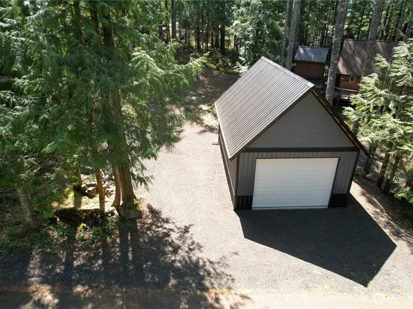 131 N Staircase Drive, Hoodsport, WA 98548