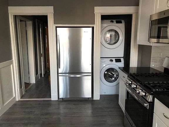 Large refrigerator/freezer + ice maker