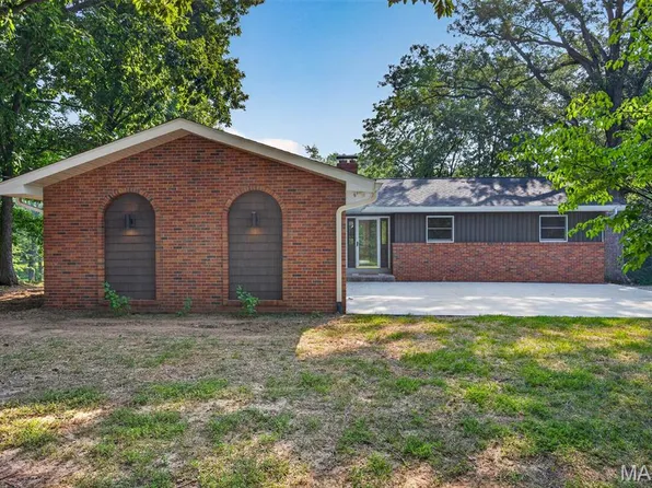 4624 State Route 160, Highland, IL 62249