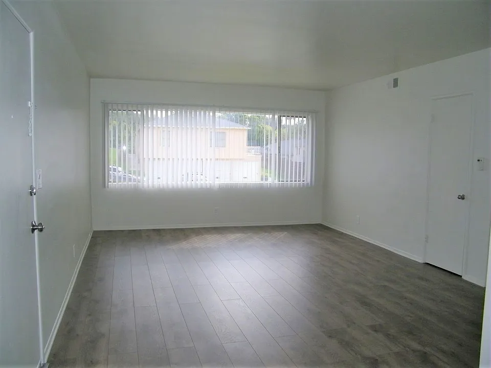 2bed/2bath Available Now