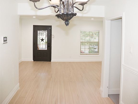 5th image of 3131 Latta Cir