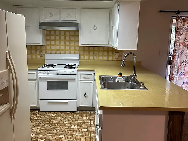 Hidden Valley Dr — Photo 14