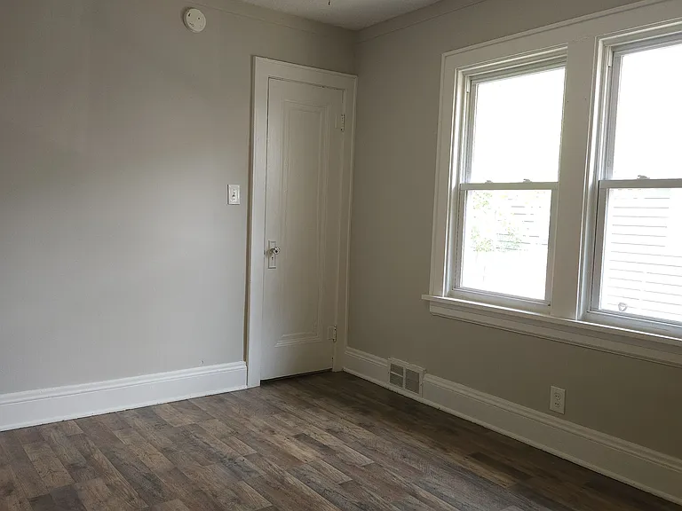 614 Sanford Ave — Photo 17