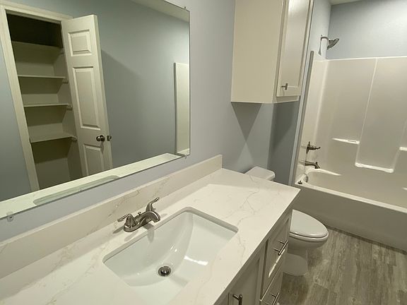 5th image of 3008 Pearl Ave #B
