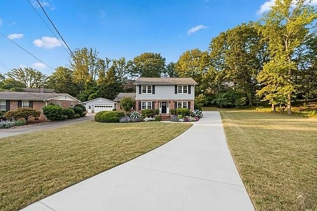 1st image of 1012 Tanglewood Dr