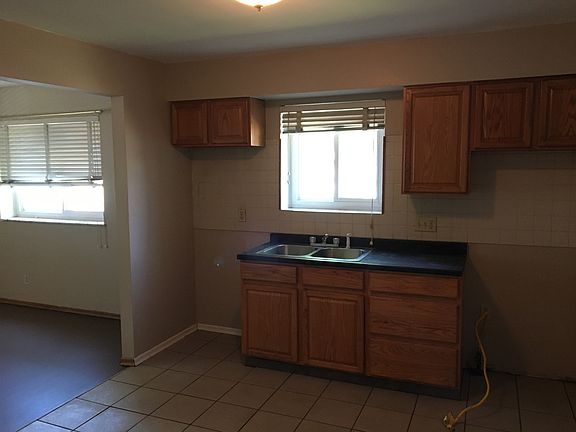 4th image of 5600 Dewey Ave APT 1