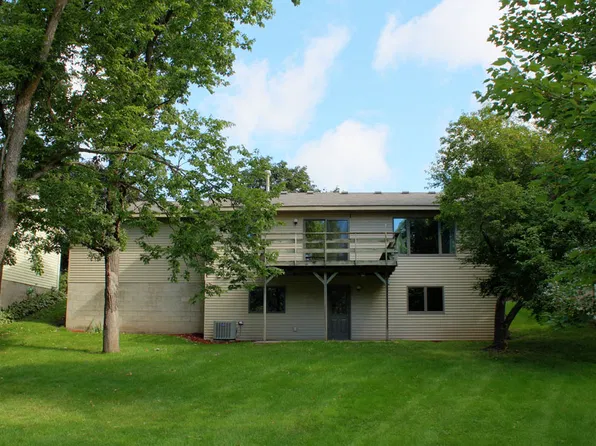 909 Park St W, Cannon Falls, MN 55009