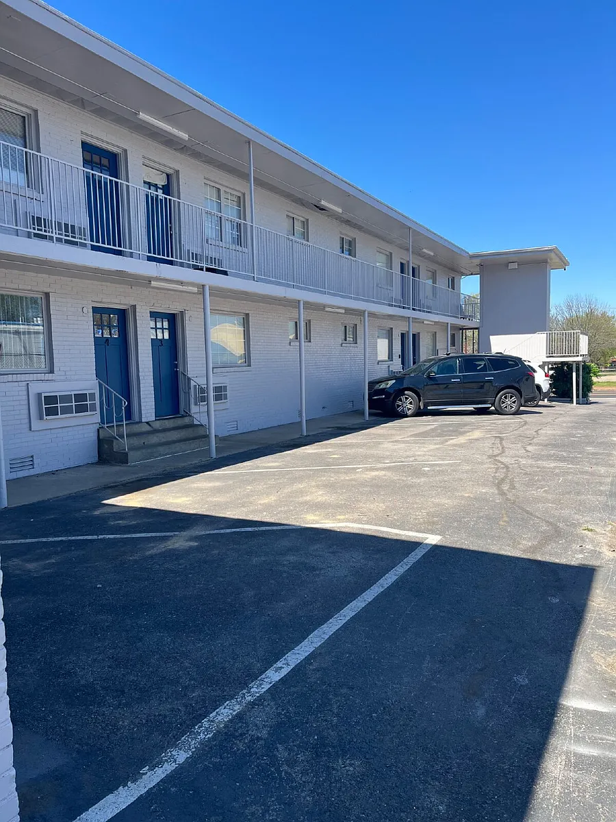 Building Photo - 2607 Jefferson St #4