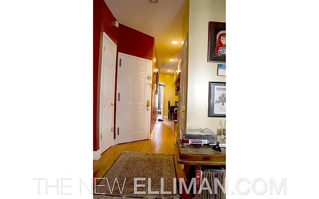 Rented by Douglas Elliman | media 19