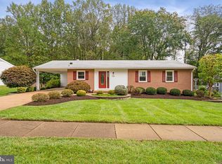 7218 Hadlow Dr, Springfield, VA 22152