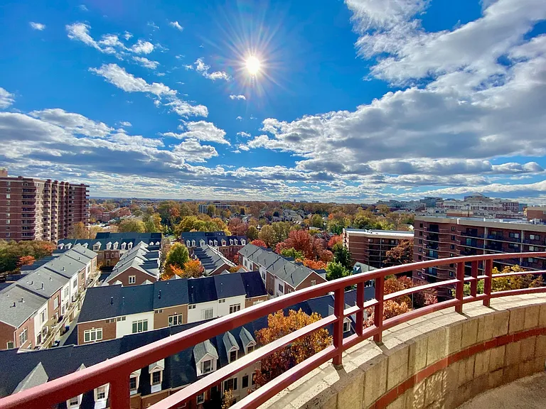 2400 Clarendon Blvd #Penthouse 11 — Photo 4