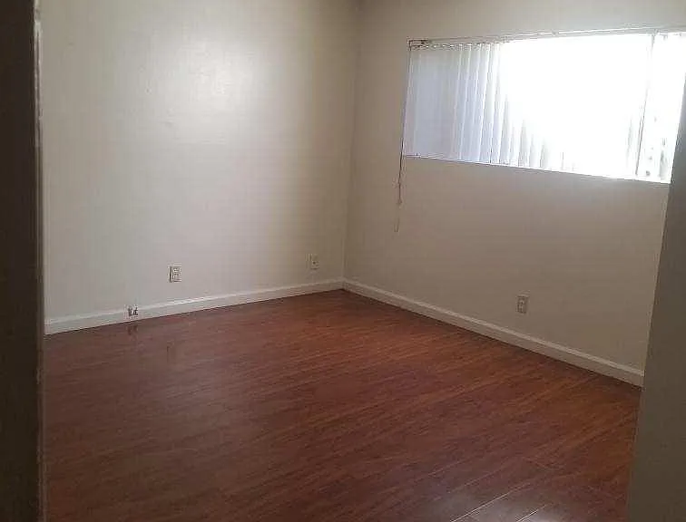 W Del Monte Dr — Photo 10