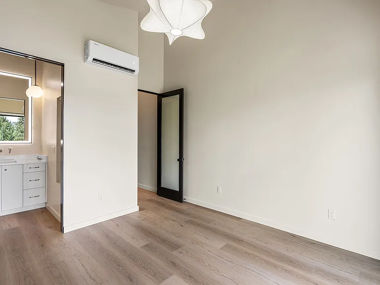 315 Riverside Blvd #3 — Photo 2