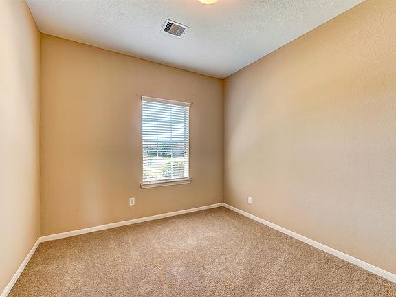 5th image of 879 Driftwood Ln