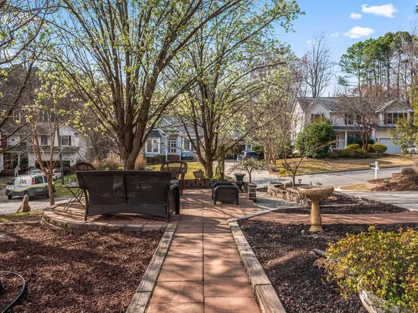 103 Bowers Ln, Cary, NC 27519