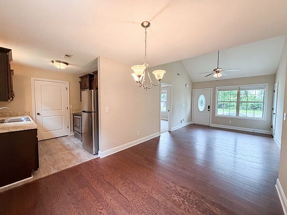 3rd image of 741 Inver Ln