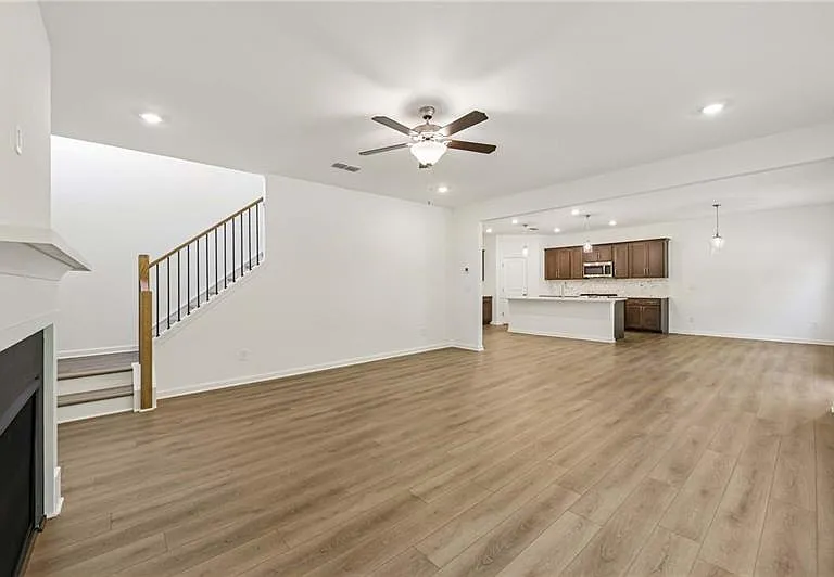 204 Silverleaf Trl — Photo 8