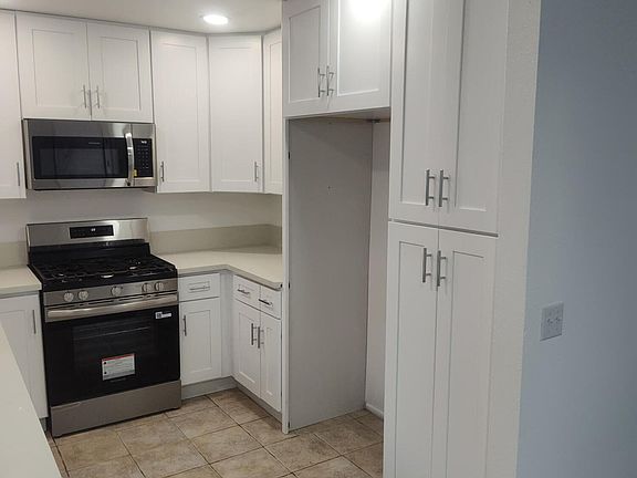 3rd image of 3218 W Avenue K4