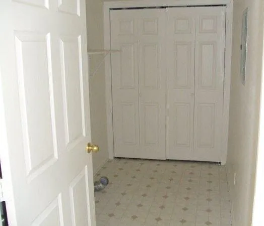 3 bed, 2.5 bath, 1600 sqft, $1,600 — Photo 2