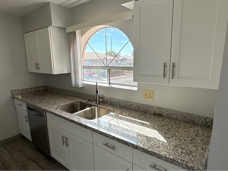 3012 E Cicero St #201 — Photo 2