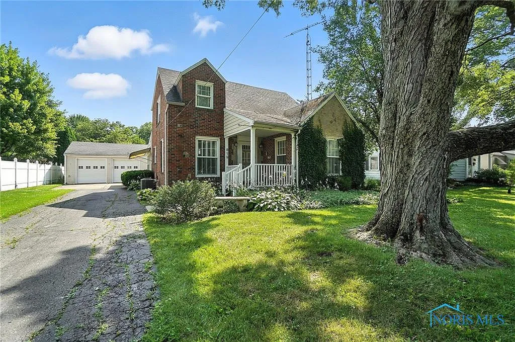 819 Walnut St photo 1