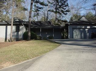 1041 Winding Ridge Ct, Dunwoody, GA 30338