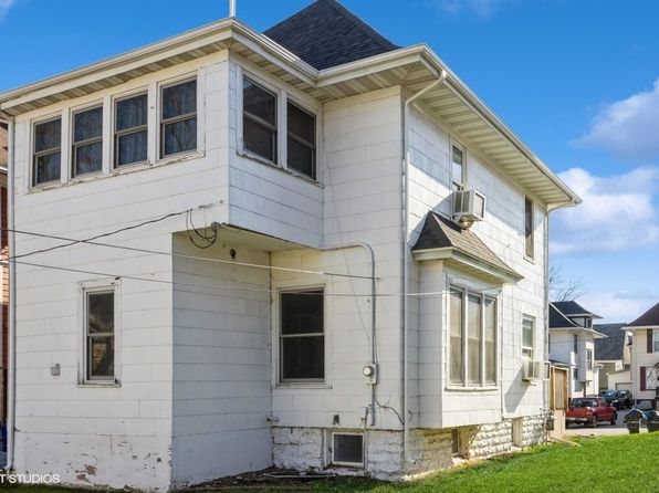 cedar-rapids-iowa-442795423 picture