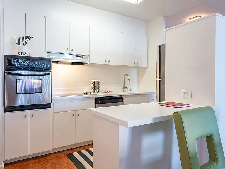 1333 Gough Apartments at Cathedral Hall — Photo 9