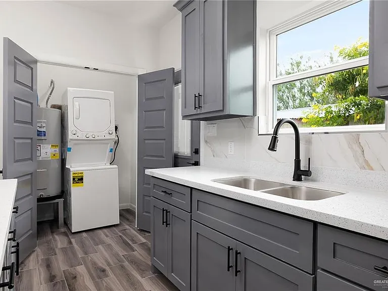 2020 Cedar Ave #A — Photo 7