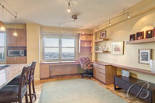 Sold by Bellmarc Realty | media 4