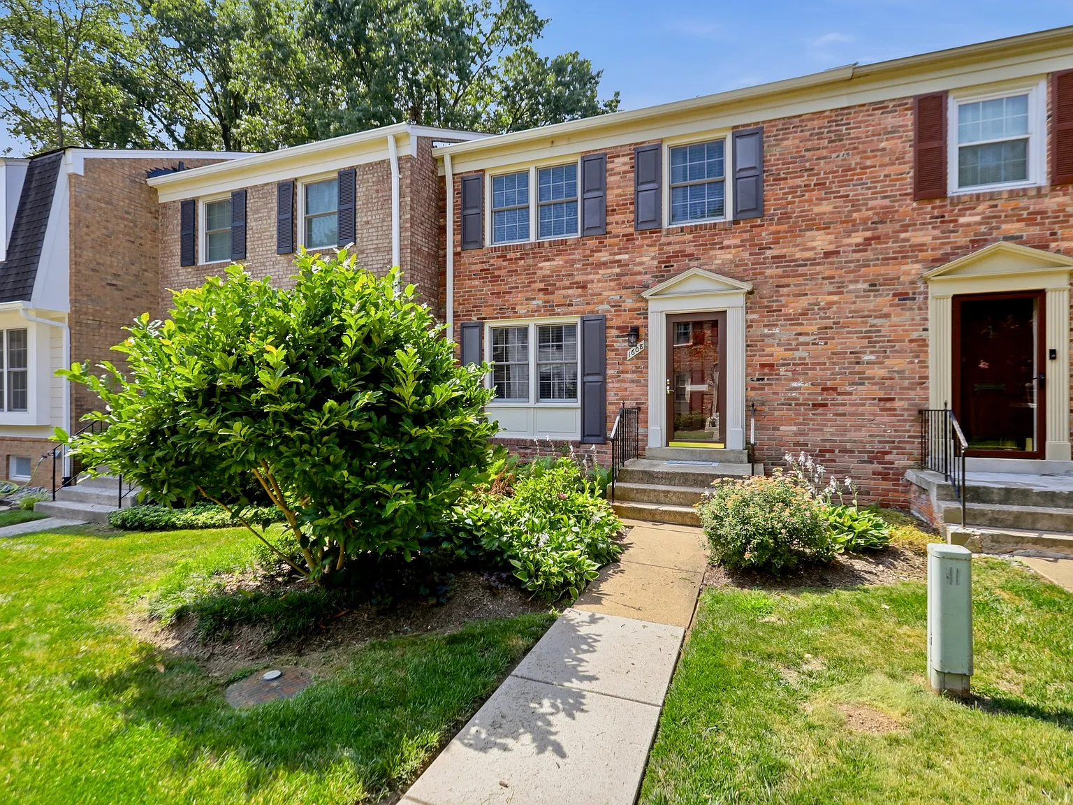 3 bed, 1386 sqft, $3,850 — Photo 1