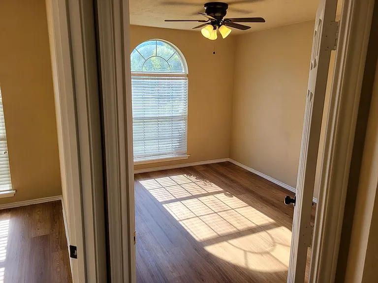 3519 Daisy Ln — Photo 12