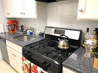 Rented by Anita Loewy, Inc