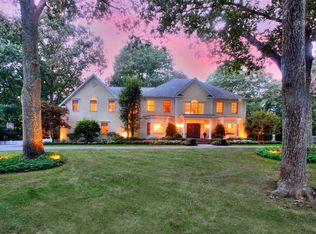 11 Meeker Rd, Westport, CT 06880