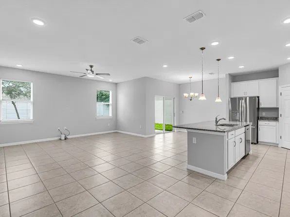 2747 Rowan St, Tavares, FL