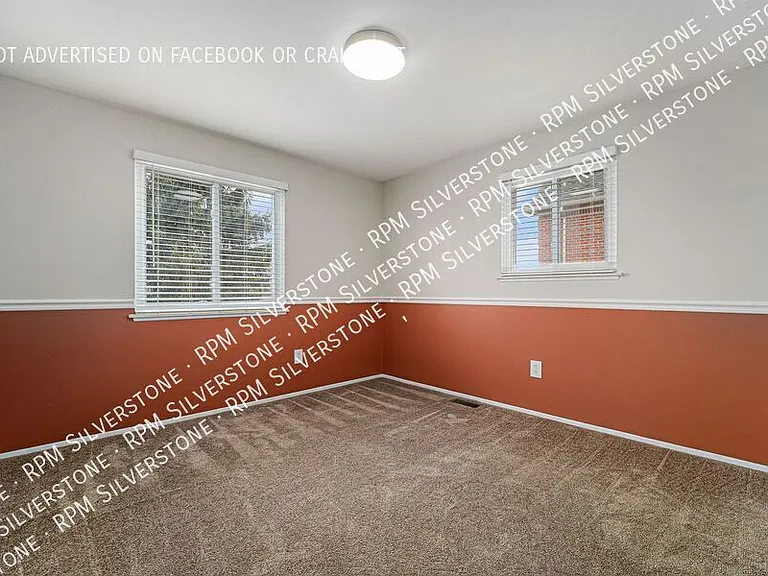 2226 Orpington Dr — Photo 9