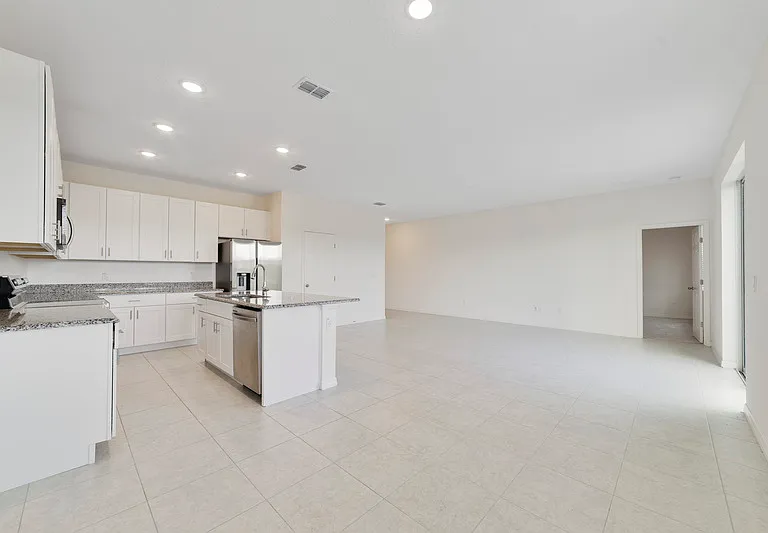662 Fairview Ave — Photo 3