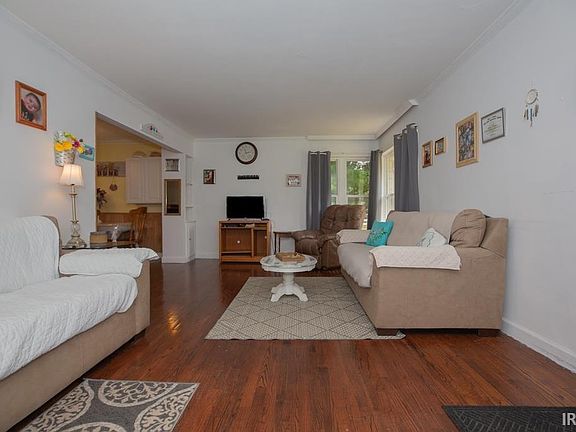 3rd image of 1013 S Cullen Ave