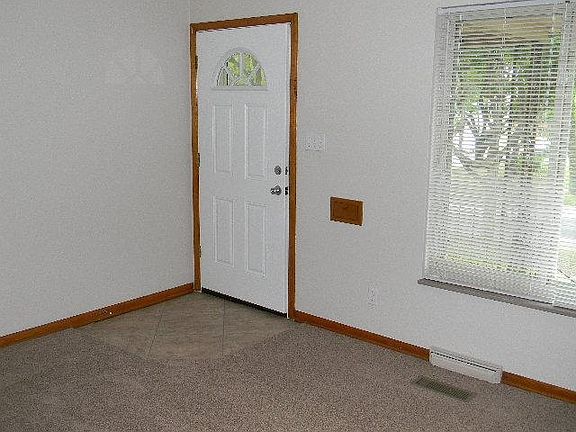 3rd image of 967 Willowdale Ave