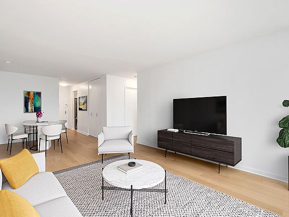 5th image of 124 W 60th St APT 42N