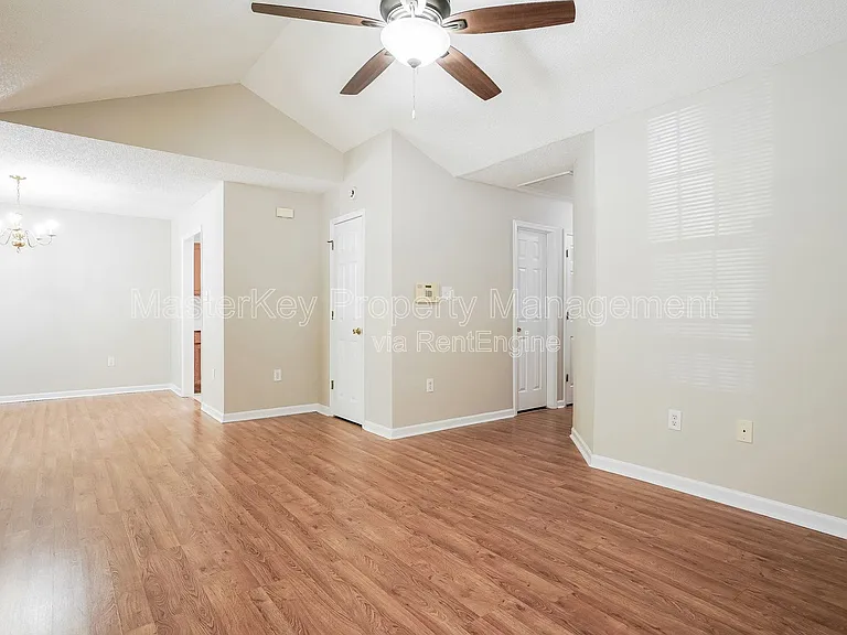 317 Cross Hill Ln — Photo 5