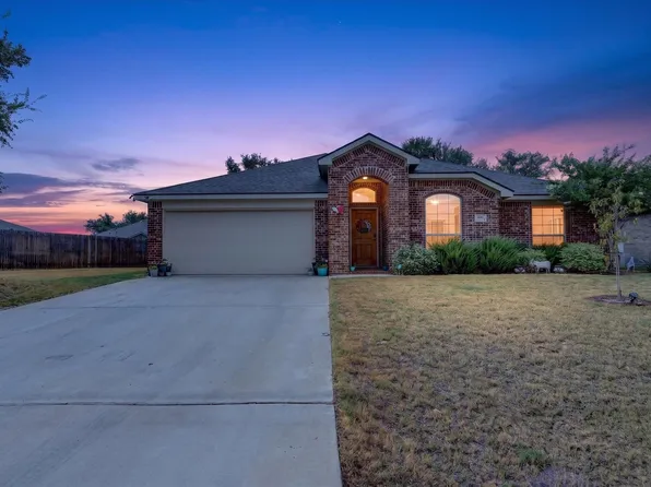 2807 River Ridge Ct, Granbury, TX 76048