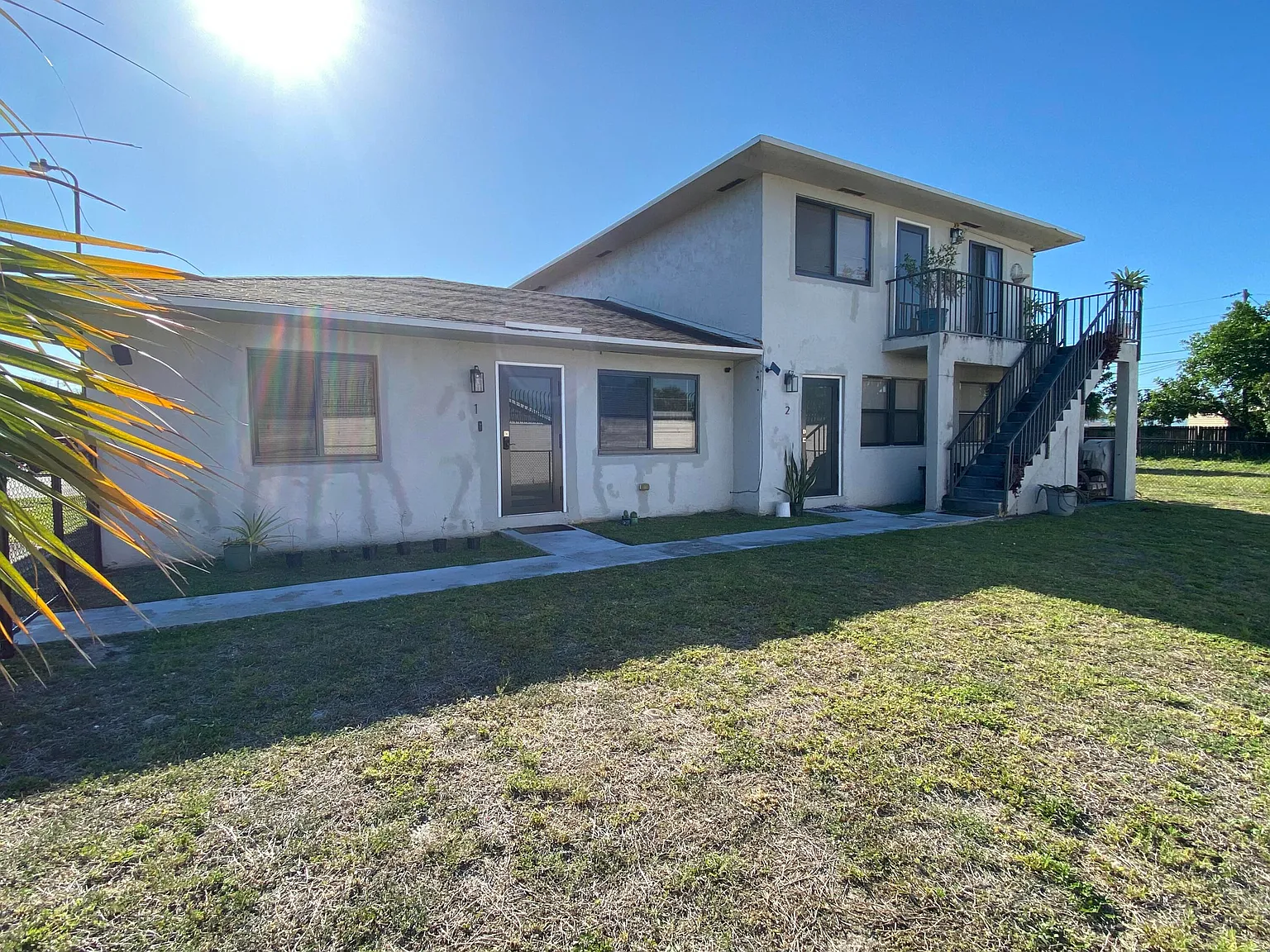 2 bed, 1.0 bath, 800 sqft, $2,100 — Photo 2