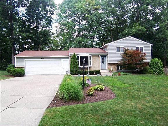 3rd image of 4878 Kittery St NW